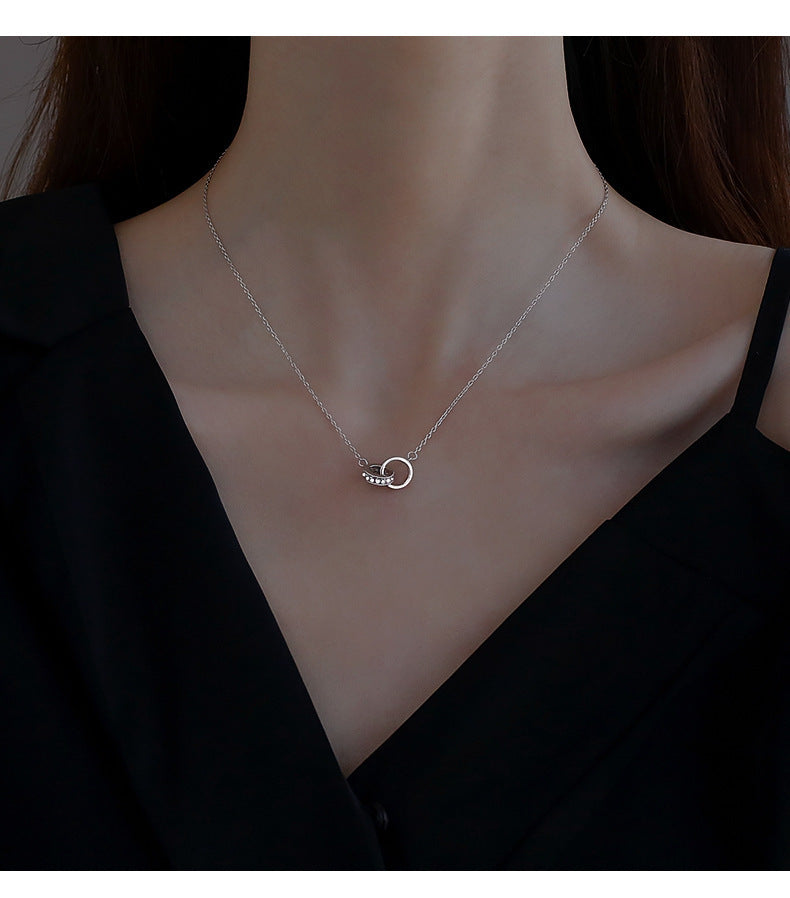 Elegant Interlocking Rings Pendant Necklace