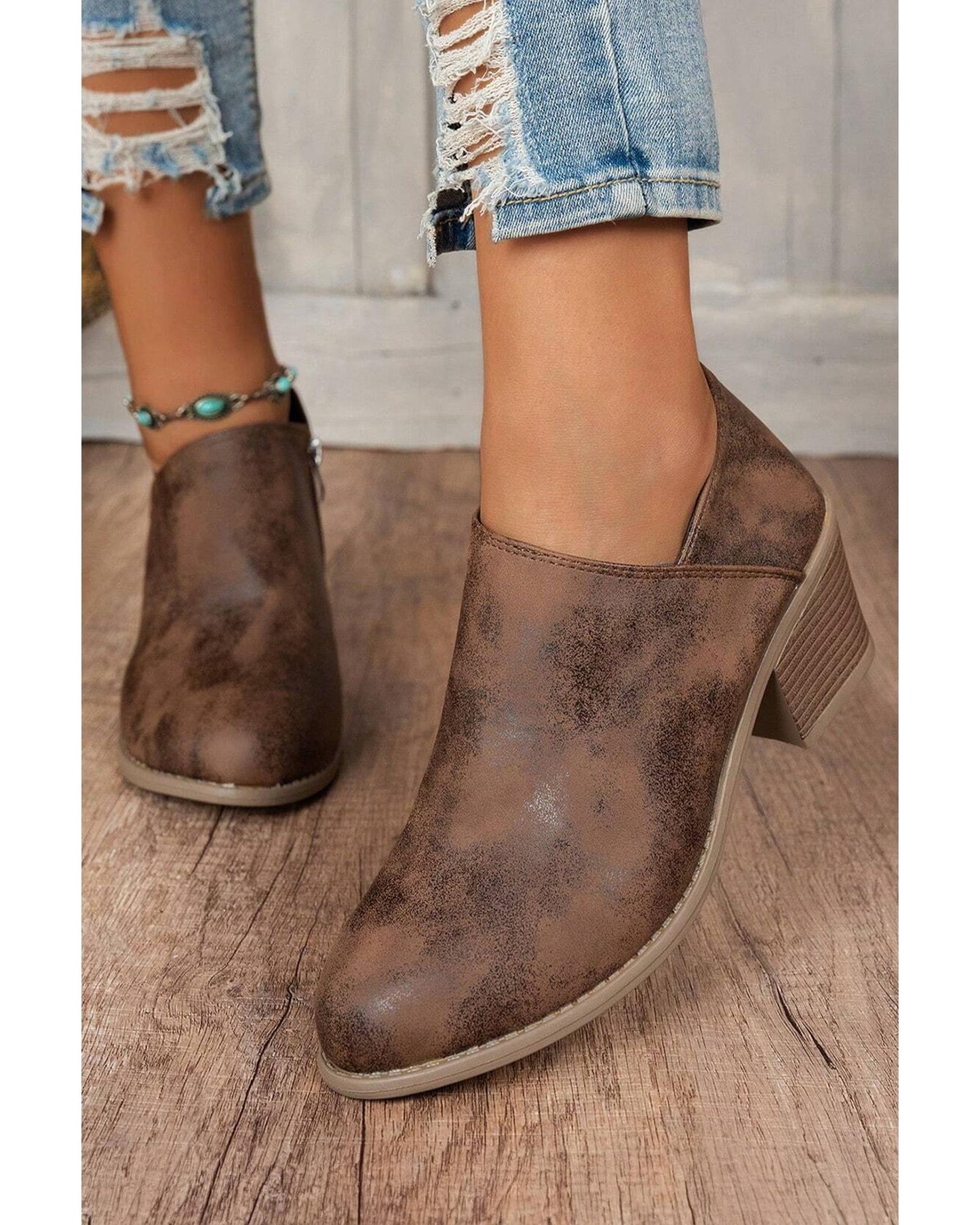 Tulip Opening Suede Ankle Boots