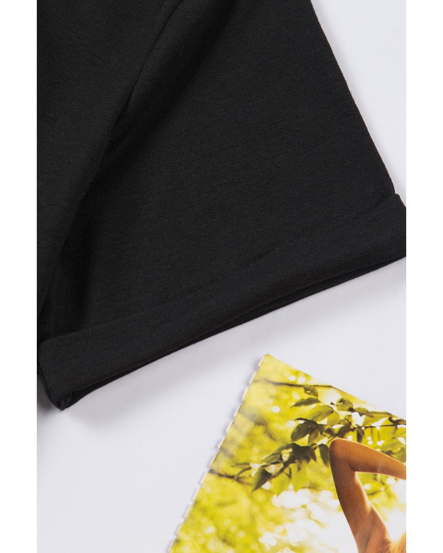 AZURA EXCHANGE Essential Crew Neck Tee