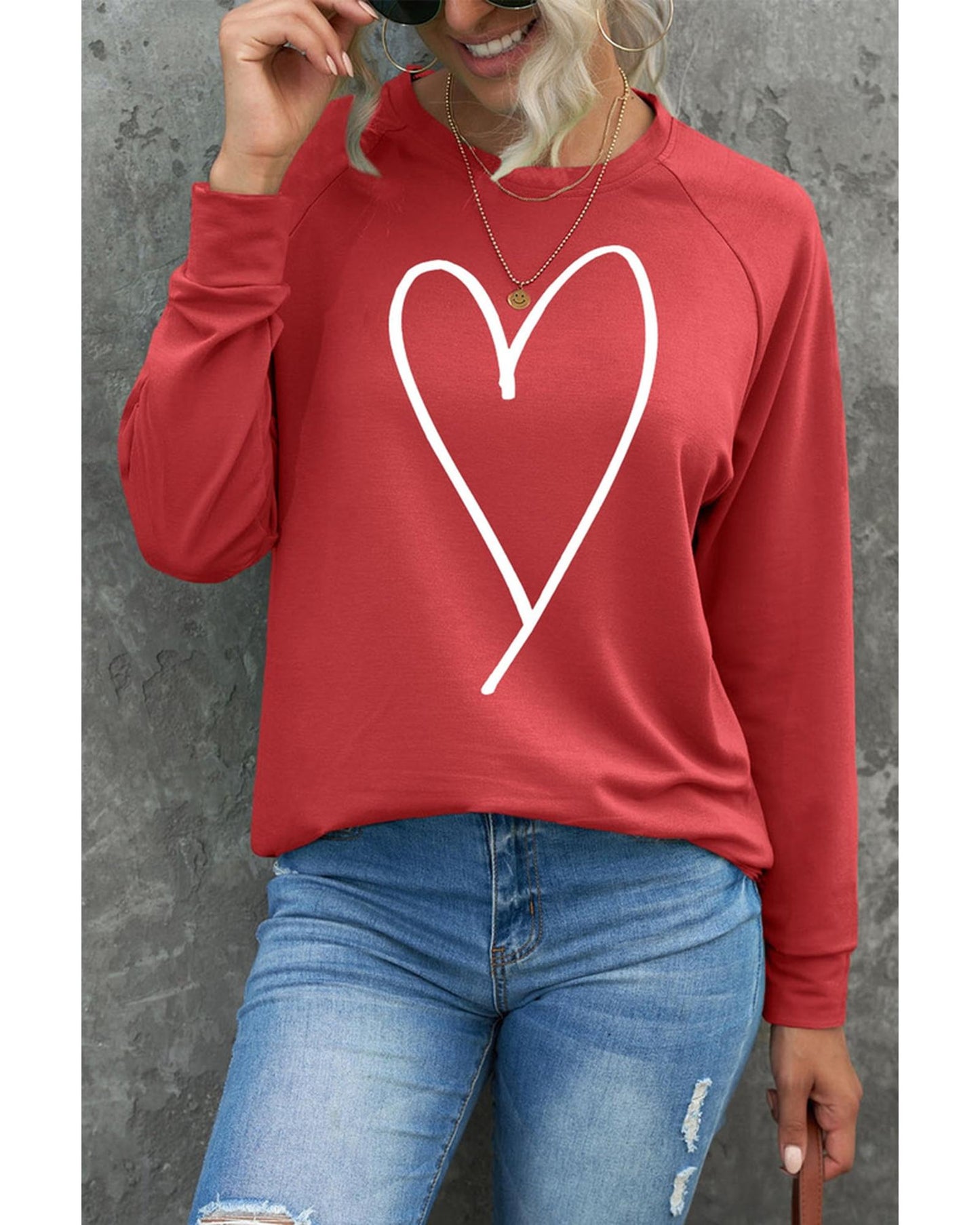 Azura Exchange Heart Graphic Sweatshirt