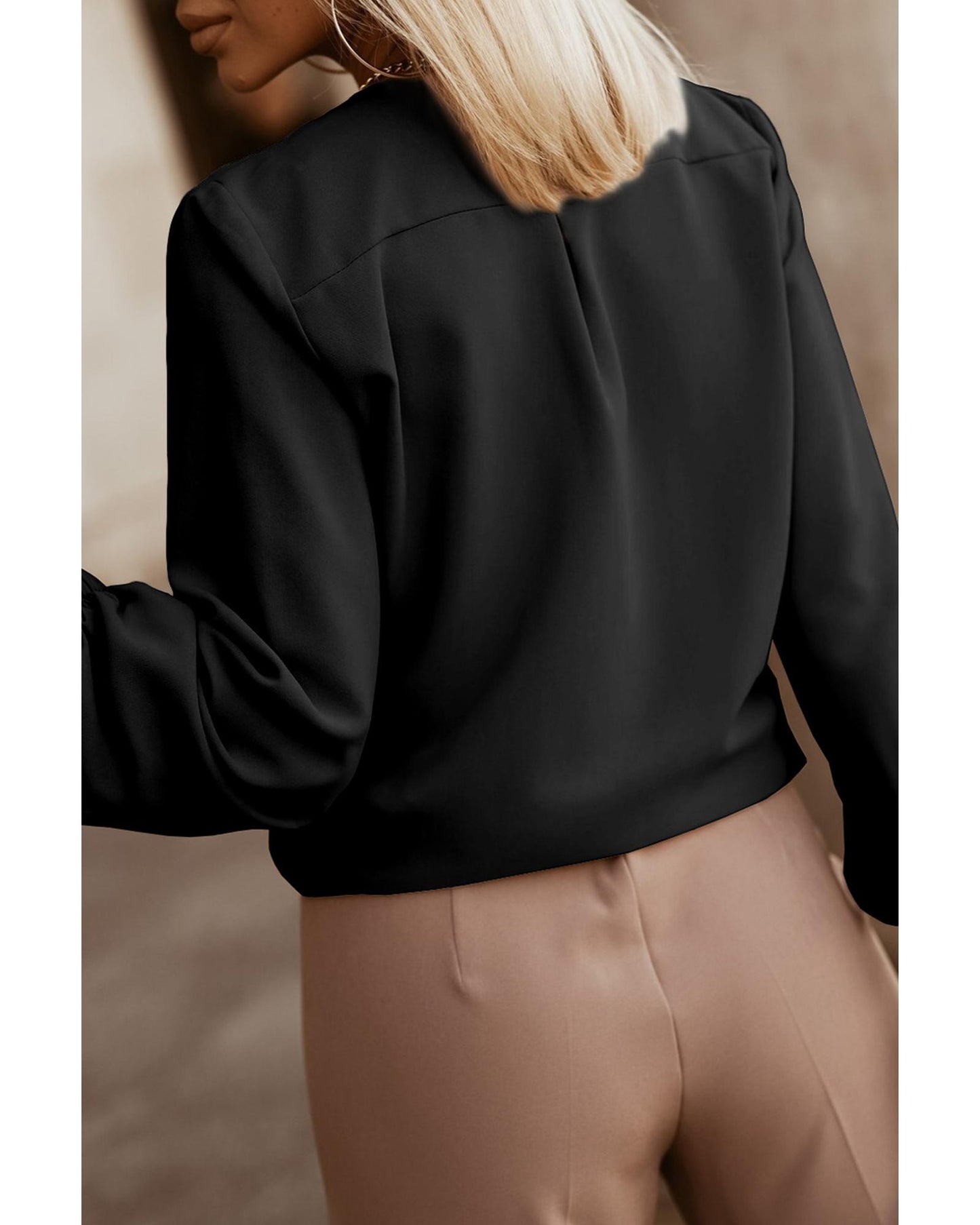 Crew Neck Gathered Stretch Cuff Shirt