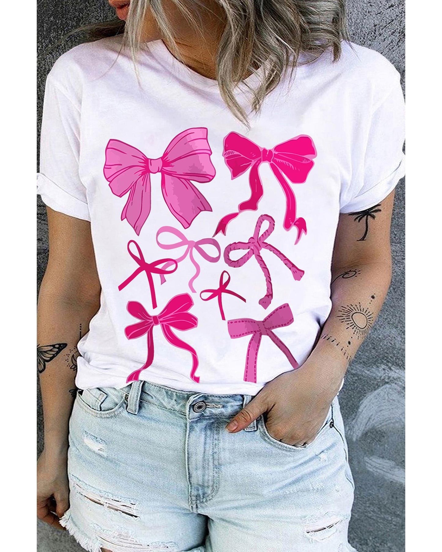 White Diverse Bowknot Printed Crew Neck Plus Size Tee - 1X