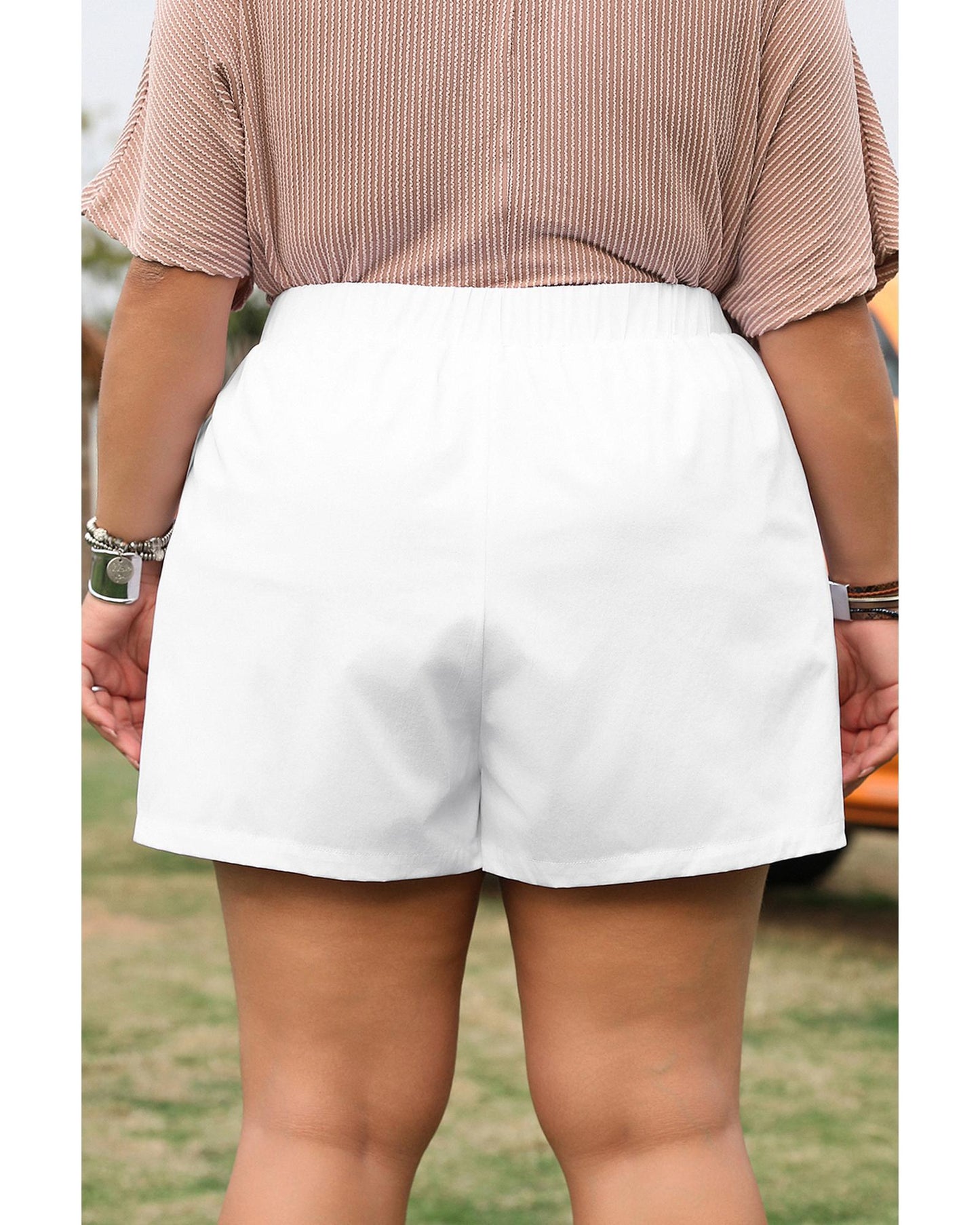 Plus size White Bow Decor Pockets Shorts
