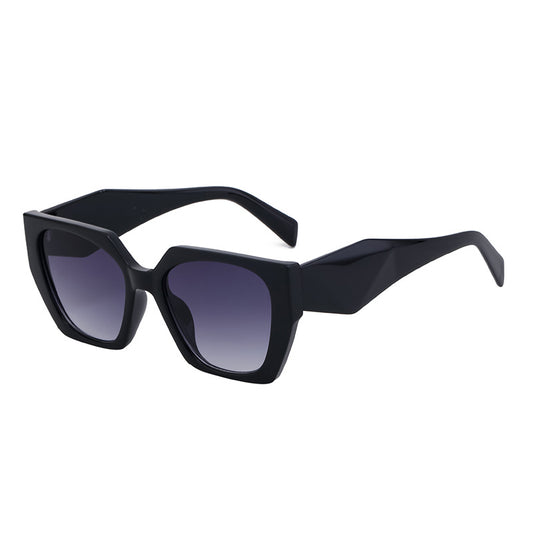 Bold Oversized UV400 Designer Fashion Shades