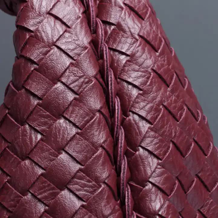 Stylish Large-Capacity Shoulder Handbag
