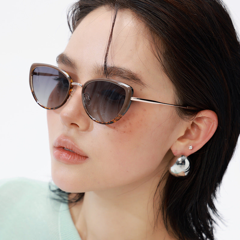 Chic Cat Eye Polarized Sunglasses for Women - Lightweight UV Protection Fashion Eyewear