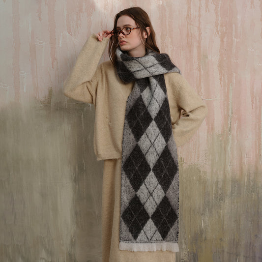 Two-Tone Argyle Pattern Scarf