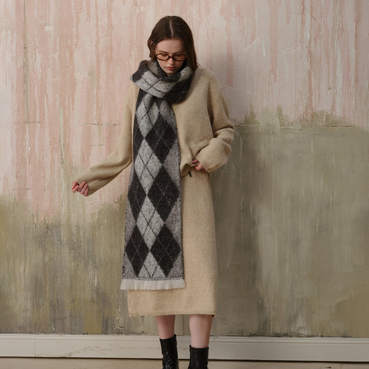 Two-Tone Argyle Pattern Scarf