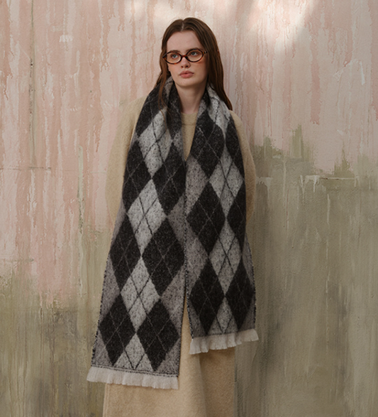 Two-Tone Argyle Pattern Scarf