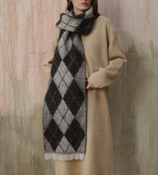 Two-Tone Argyle Pattern Scarf