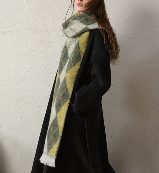Two-Tone Argyle Pattern Scarf
