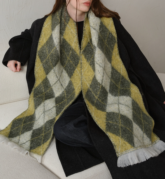 Two-Tone Argyle Pattern Scarf