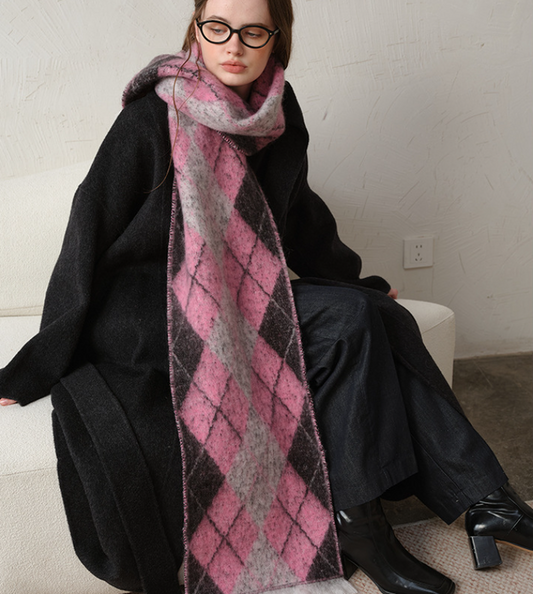 Two-Tone Argyle Pattern Scarf