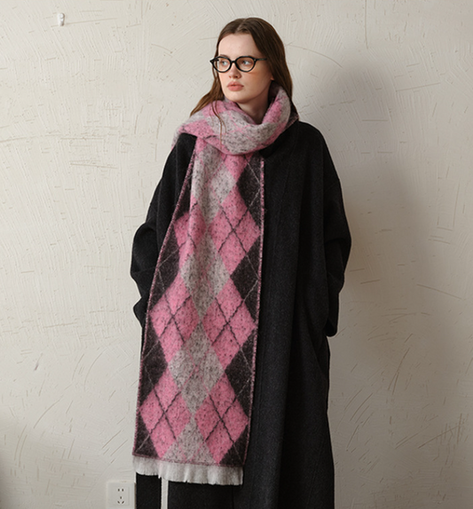 Two-Tone Argyle Pattern Scarf