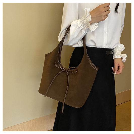 Chic Retro with Large Capacity Shoulder Bag