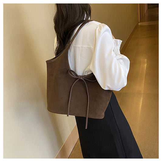 Chic Retro with Large Capacity Shoulder Bag