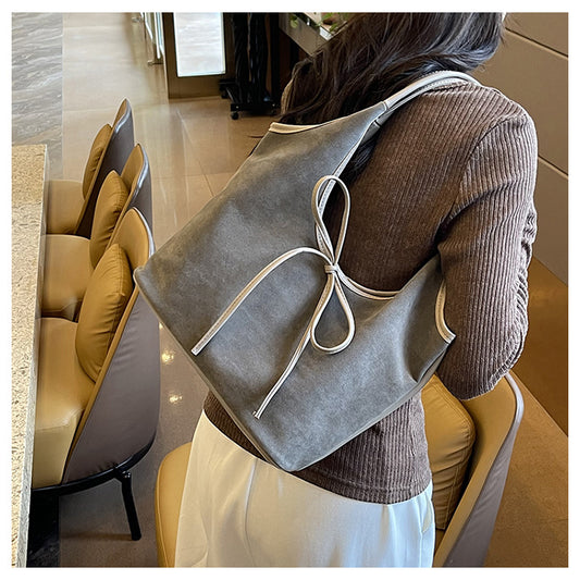Chic Retro with Large Capacity Shoulder Bag
