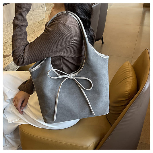 Chic Retro with Large Capacity Shoulder Bag