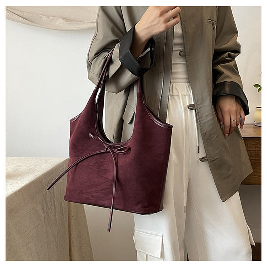 Chic Retro with Large Capacity Shoulder Bag