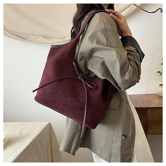 Chic Retro with Large Capacity Shoulder Bag